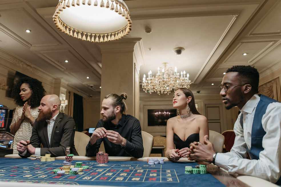 Why Live Casino Games Became Mainstream